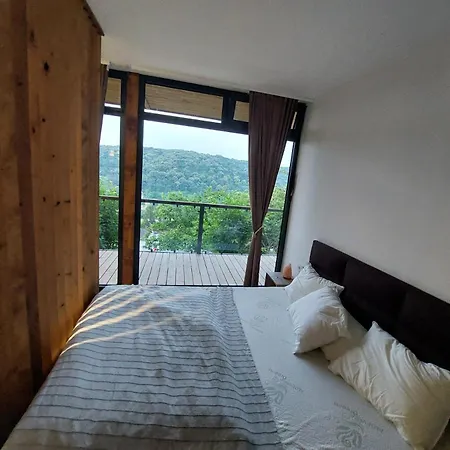 Hills Lejlighed